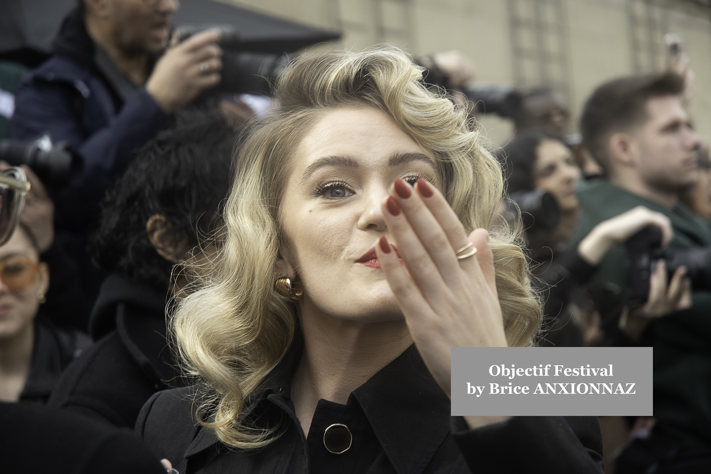 Photo streetstyle de Leonie Hanne - Streetstyle photos of guest arrivals at the Nina Ricci show lors du défilé Nina Ricci Spring 2025 à Streetstyle-photos-of-guest-arrivals-at-the-Nina-Ricci-show, Paris Fashion Week le 7 March 2025 par Brice ANXIONNAZ (Objectif Festival)